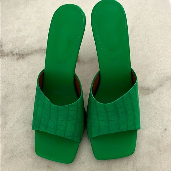 Gabrielle Union Dayanara Croc Embossed Heel Mule worn on photo Shoot SZ 10 - Picture 2 of 13